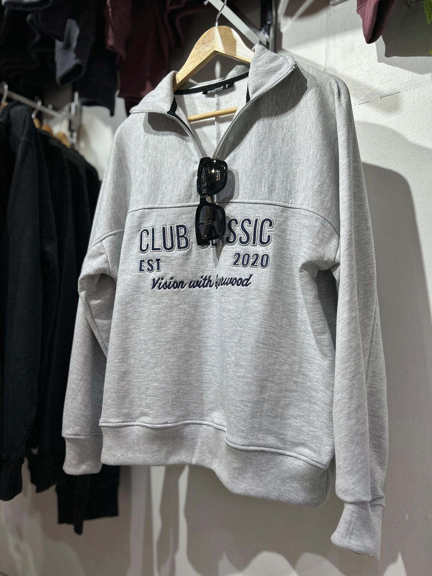 HOODIE MEDIO CIERRE CLUB CLASSIC GRIS
