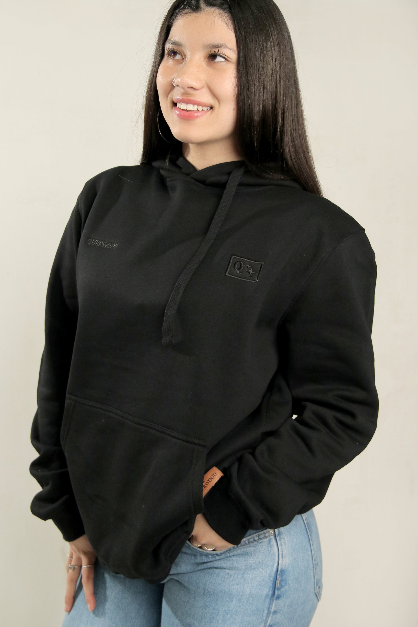 HOODIE MINIMAL NEGRO MUJER