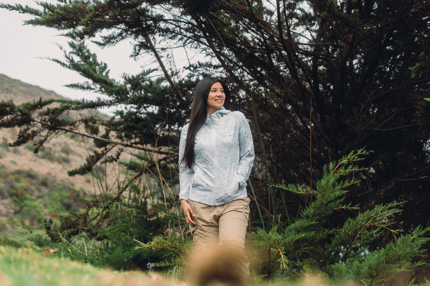 CORTA VIENTO ELASTICADA MUJER