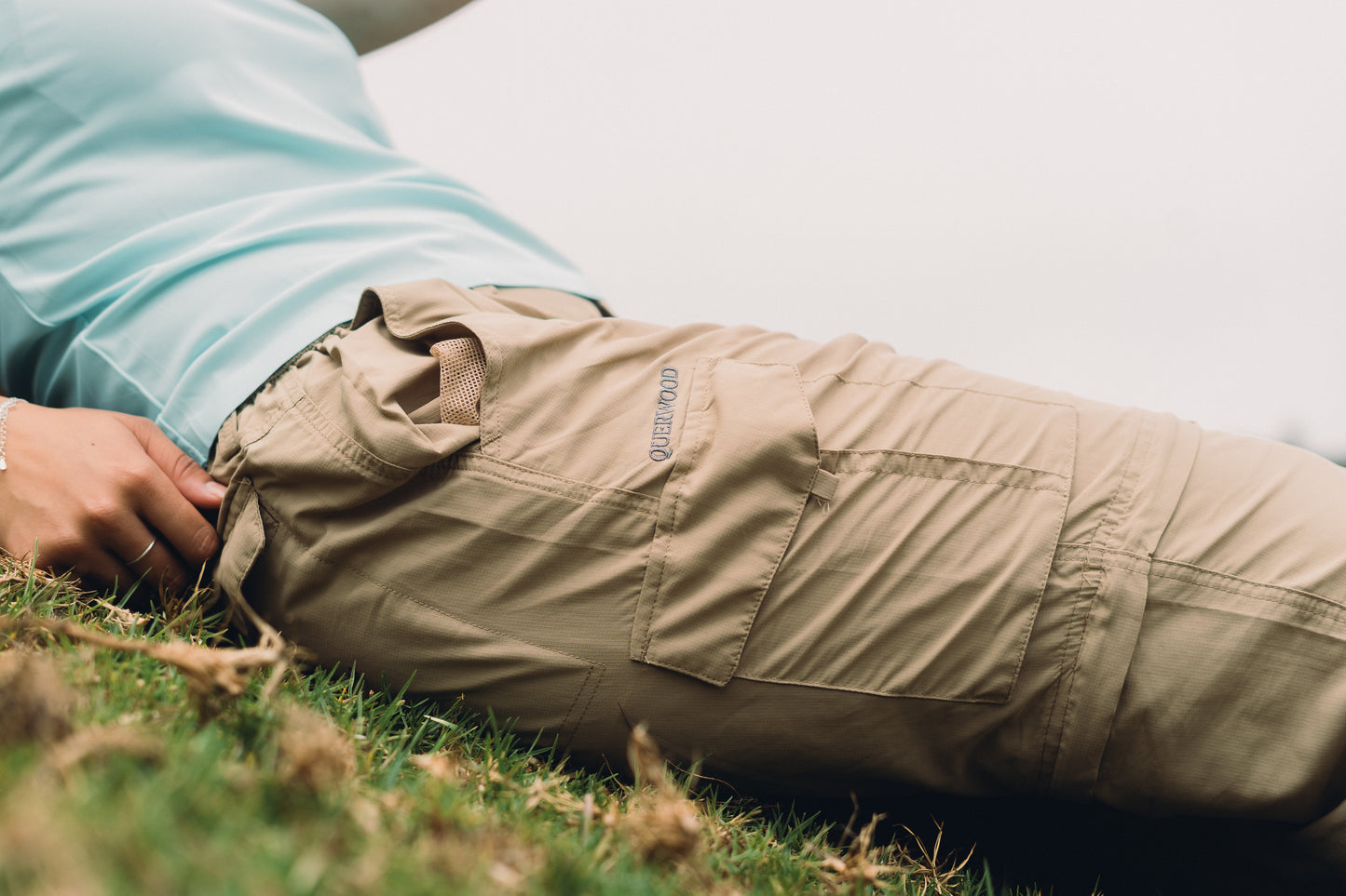 PANTALON CARGO BEIGE MUJER