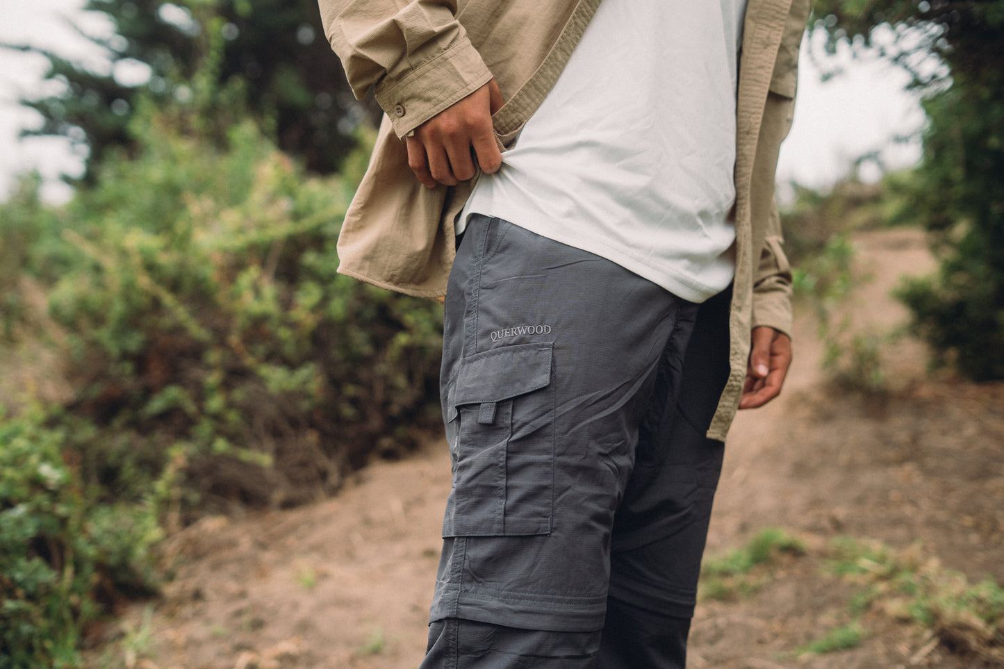 PANTALON CARGO DESMONTABLE GRIS OSCURO HOMBRE